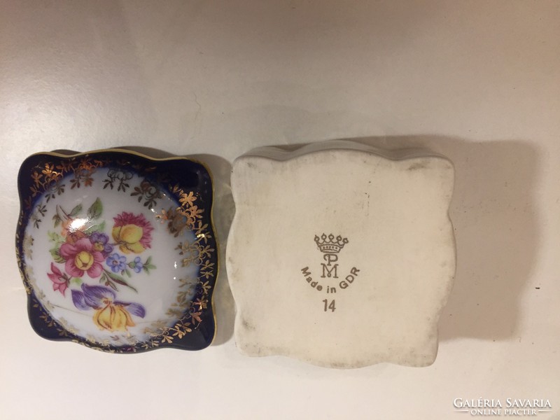 Gyűjteményből eladó német, martinrodai porcelán ékszertartó - kis kék  (70)