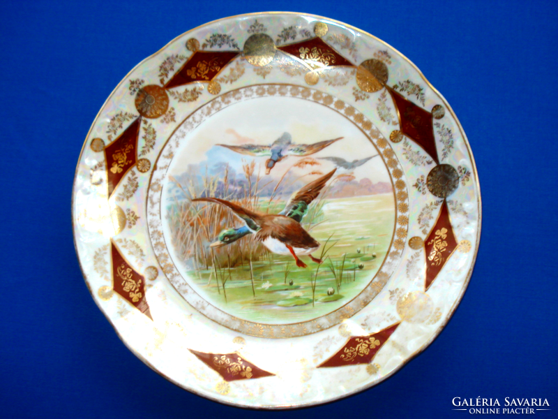 Nagy méretű / 31 cm / antik porcelán fali tál, vadkacsákkal (cca. 1900)