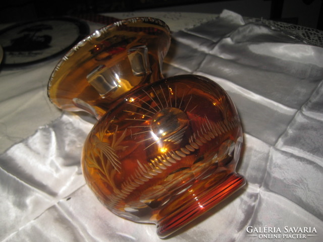 Polished glass vase in yellowish-brown color, flawless, beautiful condition 15 x 17.5 cm