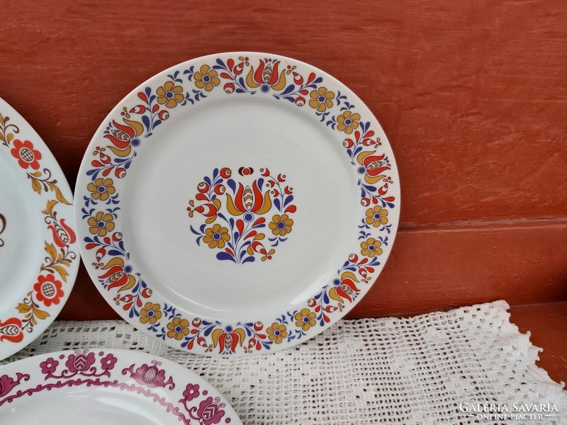 Alföldi porcelán 24 cm átmérőjű falitányér, tányérok ,  tányér  nosztalgia darab
