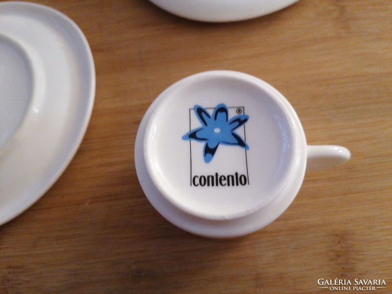 Ristretto cups in a modern design, in display case condition.
