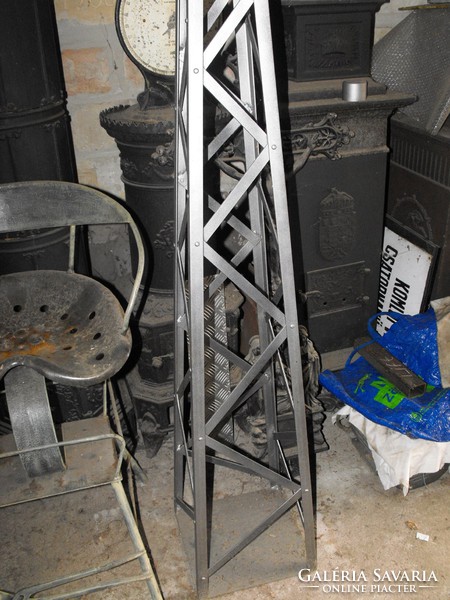 Kovács-Manó alkotás Retro Loft lámpa Acél oszlop láb ipari szegecselt industrial vas vintage