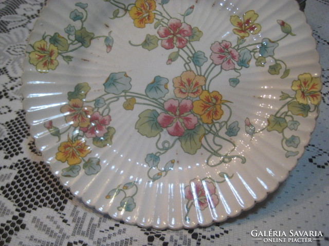 Saarregeumines tányér  1950 . régi szép virág dekorral    19,6  cm