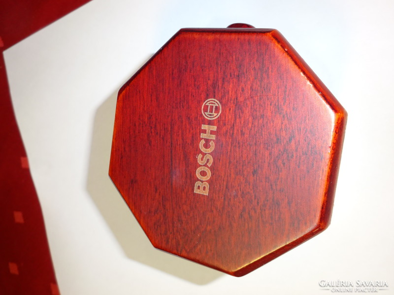 Quartz travel watch with bosch inscription in wooden box. He has!