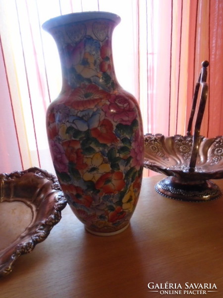 Imperial ? Chinese Vase