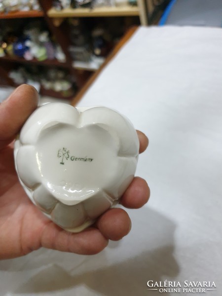 ENSZ porcelán bonbonier 