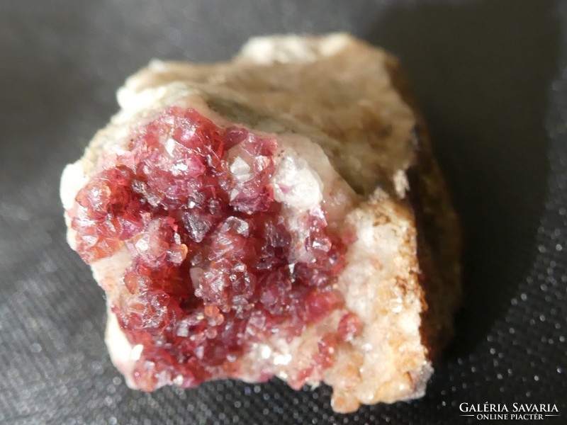 Natural, rare roselite mineral. Crystals grown on the parent rock. Collector's item. 17 grams