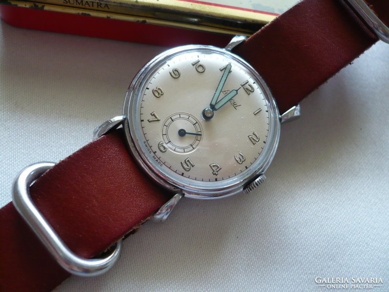 Lancyl is a very rare and beautiful Swiss watch from the 1940s