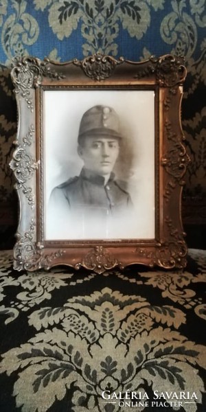 Soldier portrait photo from 1910 in a baroque blondel frame