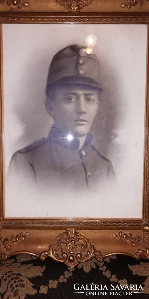 Soldier portrait photo from 1910 in a baroque blondel frame