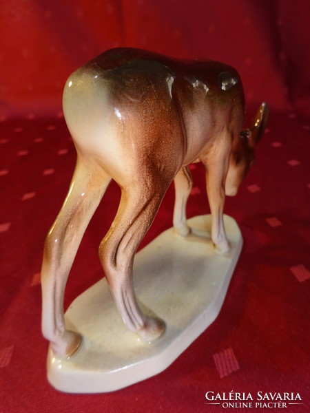 German porcelain figurine, grazing deer, length 13.5 cm. He has!