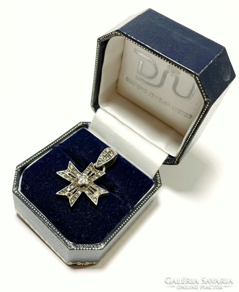 Silver cross pendant with zircon stones