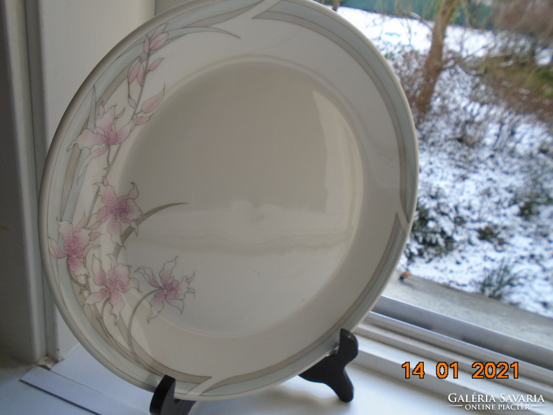 1983 Pink daffodils in royal doulton bowl 26.5 cm