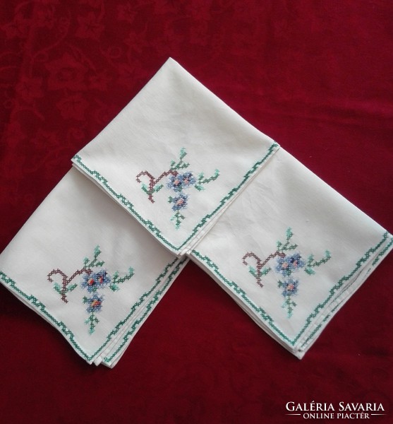 3 hand-embroidered tablecloths, 27 x 26 cm