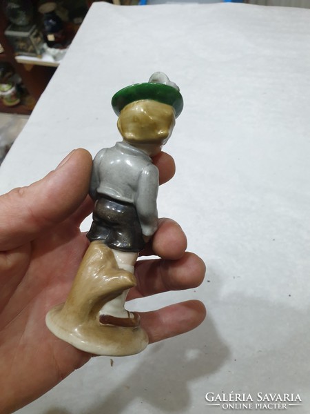 Bertram porcelán figura 
