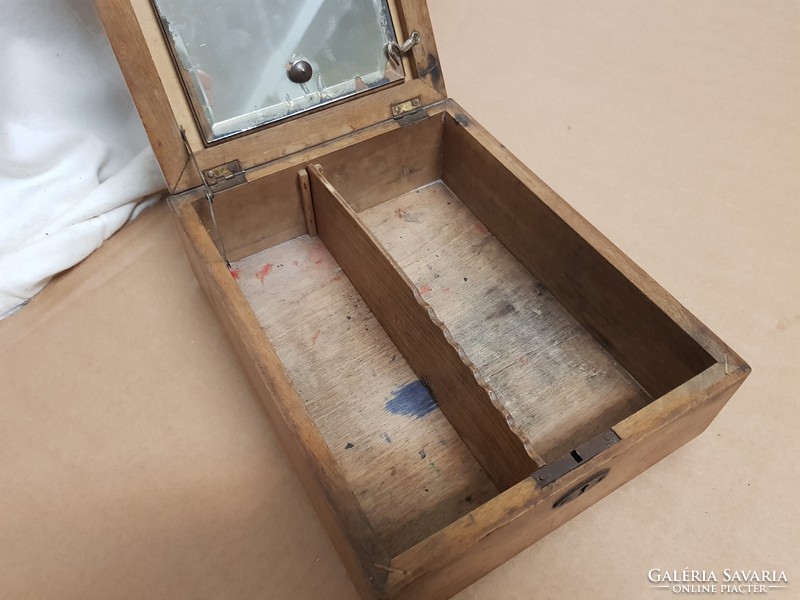 Nagyon szép patinás antik borotválkozó doboz 