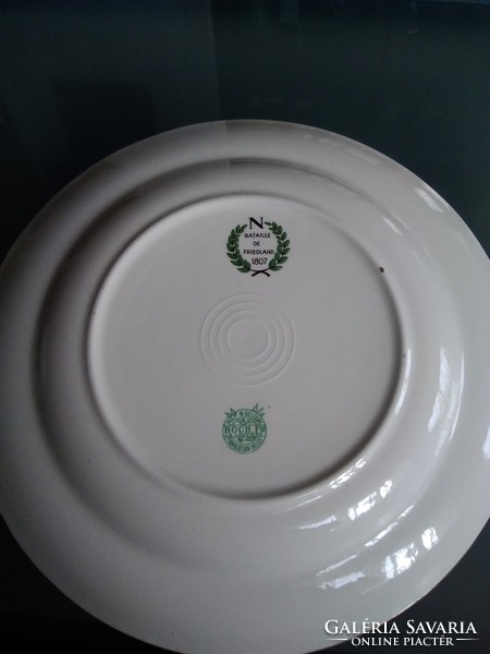Belga Boch La Louviére cég által készített fajansz tányér Napóleon győzelméről.