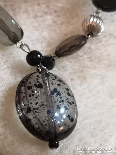 Small black riha, black acrylic jewelry set