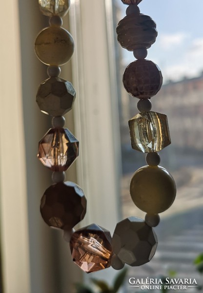 A special natural-colored faceted bijoux