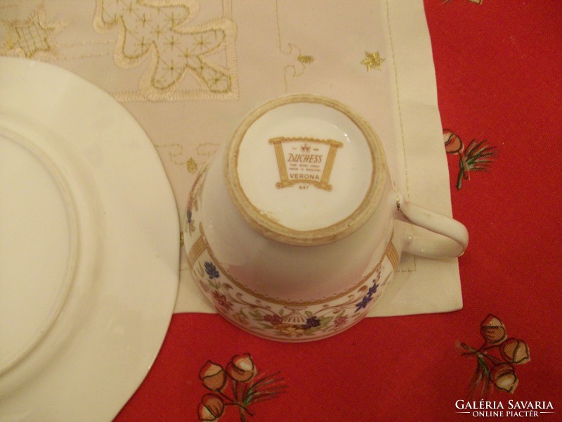 Porcelán teás/kávéscsésze alátéttel Duchess Verona