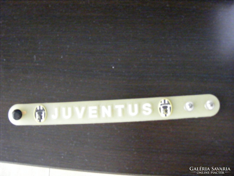 Juventus  szurkolói karkötő foci , labdarúgás, gyűjőknek a 90-es évekből