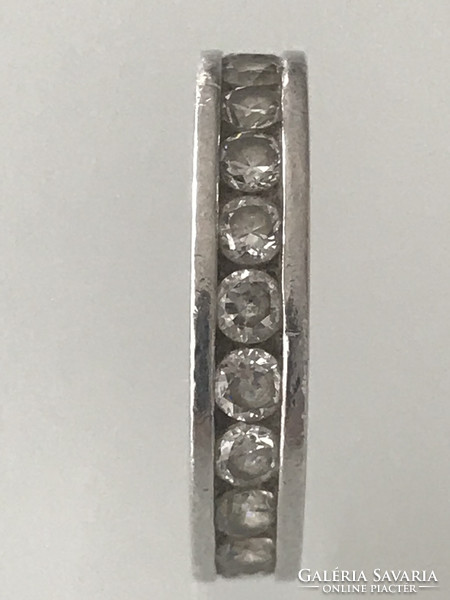 Ezüst karikagyűrű gyémántcsiszolású  cirkonokkal, 57-es méret