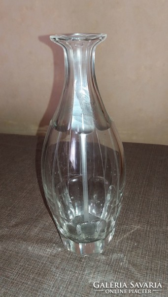 Régi csiszolt üveg váza vagy boros palack  27cm.