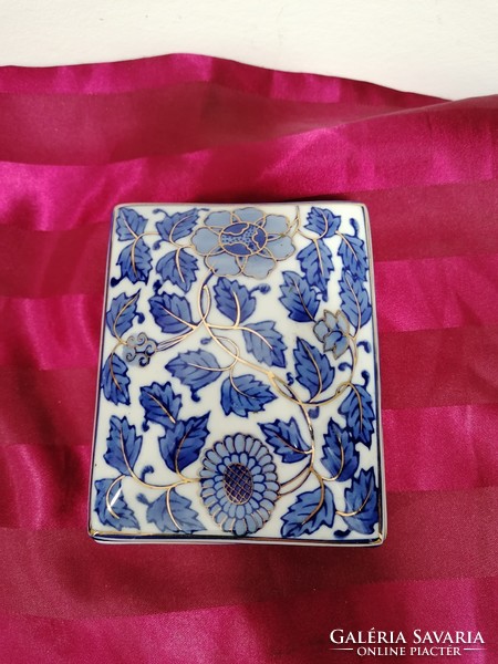 Porcelán bonbonier kék - arany színű mintával