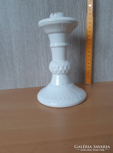 Ceramic candle holder with white glaze
