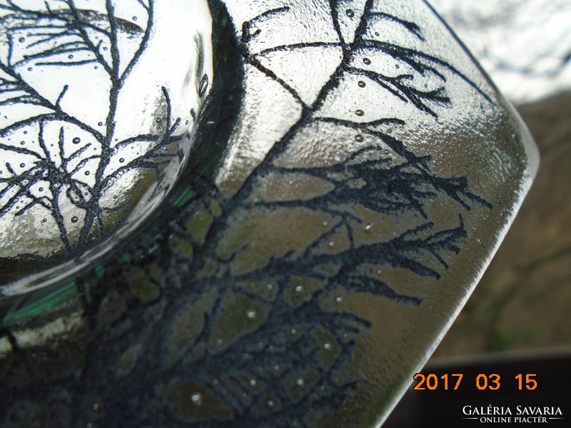 Modern "Kövület növénnyel" vastag opál üveg mécsestartó