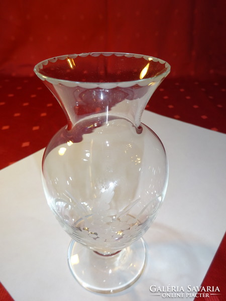Csiszolt üveg váza, magassága 13 cm. Vanneki!