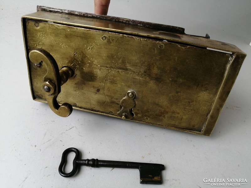 Barokk sárgaréz ajtózár - Baroque antique door lock