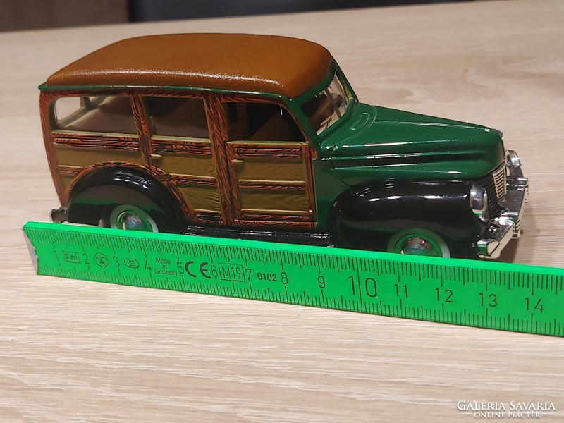1940 Ford Woody Wagon  kisautó  autó    13 cm  gyűjtőknek   makett modell
