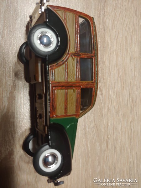 1940 Ford Woody Wagon  kisautó  autó    13 cm  gyűjtőknek   makett modell