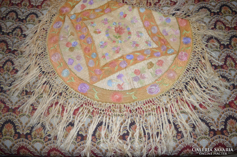 Wonderfully beautiful matyó tablecloth with long fringe (dbz 00110)