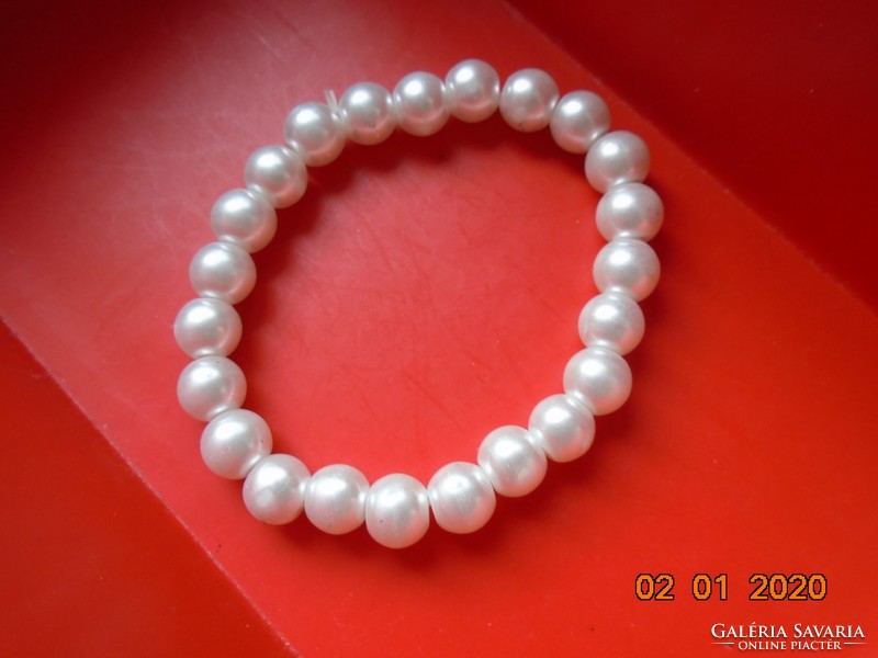 Bracelet made of tekla pearls
