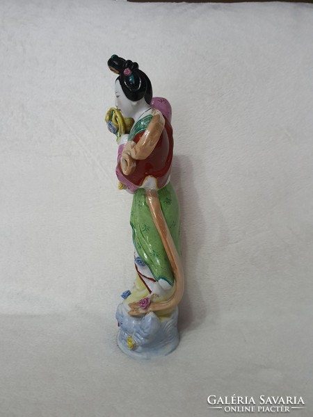 Beautiful Chinese geisha porcelain statue. 38 cm