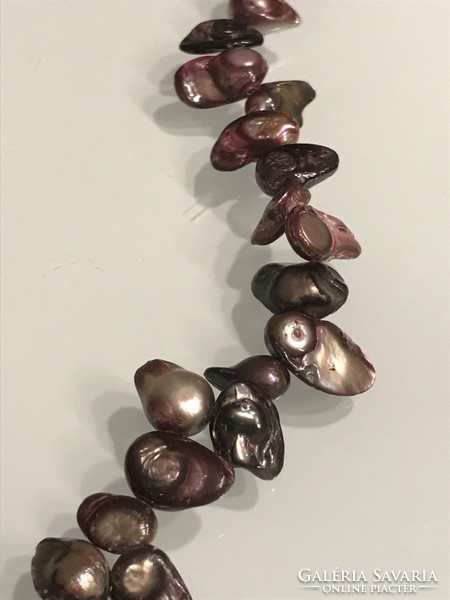 Édesvízi gyöngyökből készített nyakék halvány padlizsán színben