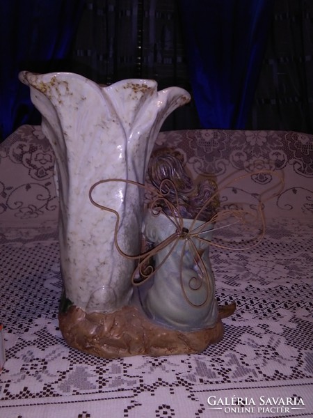 YALA design kerámia váza angyal lány alakkal pillangóval a kezében
