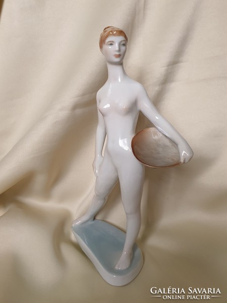 Woman in Zsolnay bowl