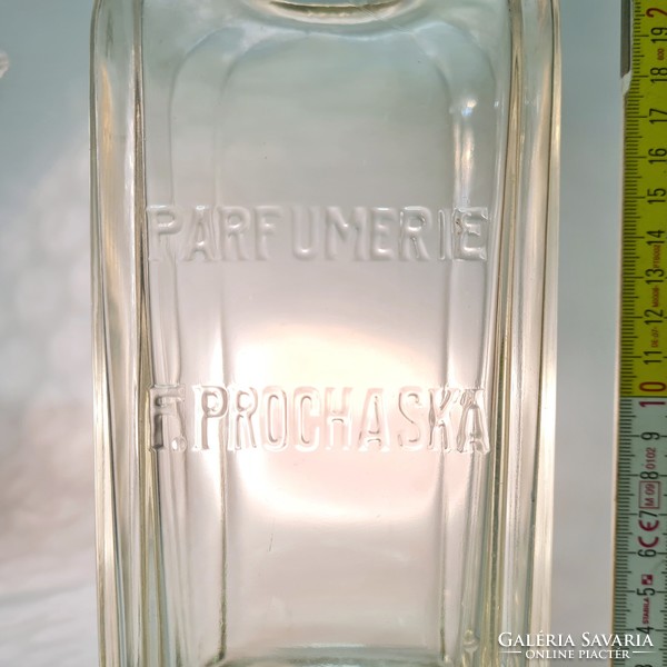 "Parfumerie F. Prochaska" parfümösüveg (1530)