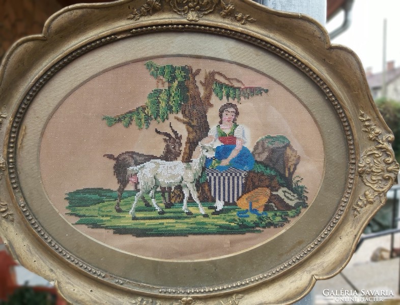 Beautiful antique blondel frame with pearl tapestry tapestry picture, beautiful piece. Collective beauty