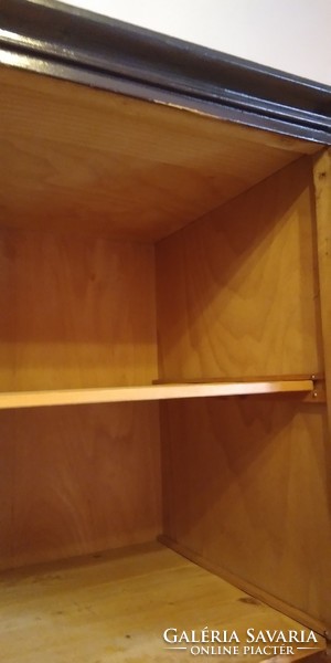 Egyedi gyártású fa hálószoba bútor , szekrény garnitúra : 1 db polcos,  1 db akasztós, 1 db  komód