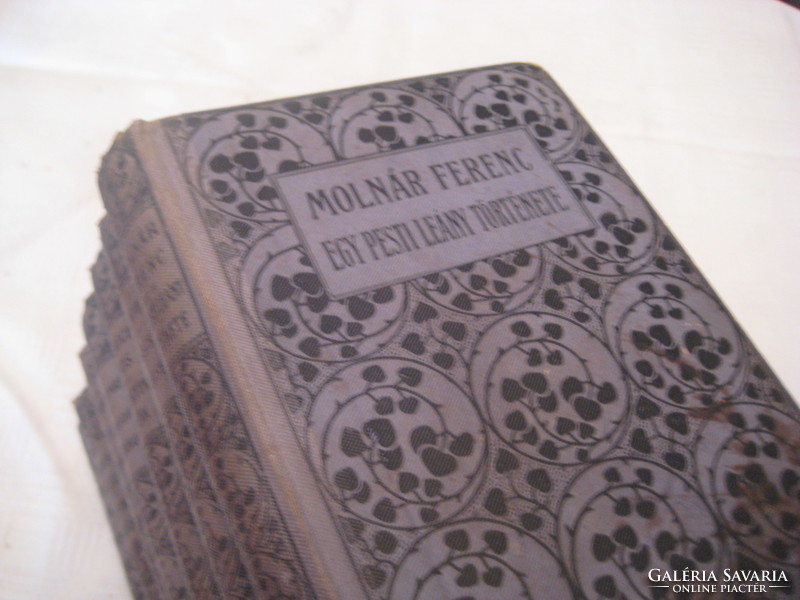 Antik könyvsor  az 1900 as évek elejéről  -  Molnár F , Krúdy  ..........