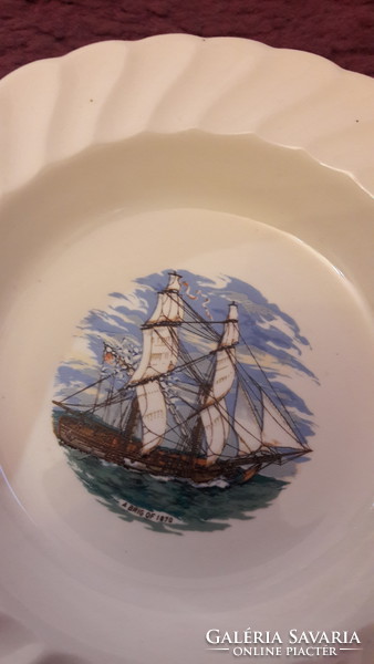 Porcelain ashtray with ship motif 2.