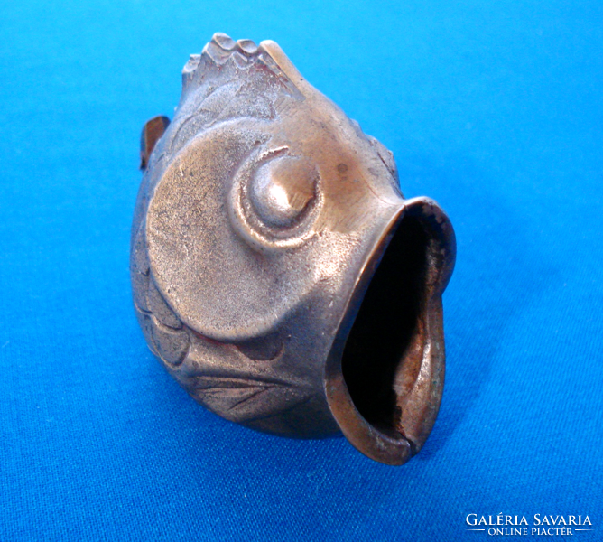 Régi, nagy szájú bronz hal, tároló edényke (Cca 1950)