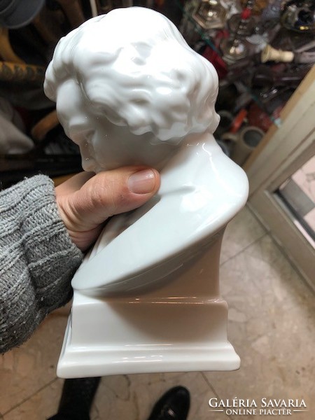 Herendi Beethoven büszt, porcelán szobor, 20 cm-es nagyságú.