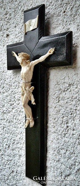 3. With a certificate! Antique, bone of Jesus Christ (18.5 Cm huge dimensions!) 41 Cm crucifix,