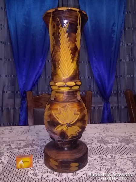 Retro faragott fa váza, padlóváza - 51 cm - virágok, levelek