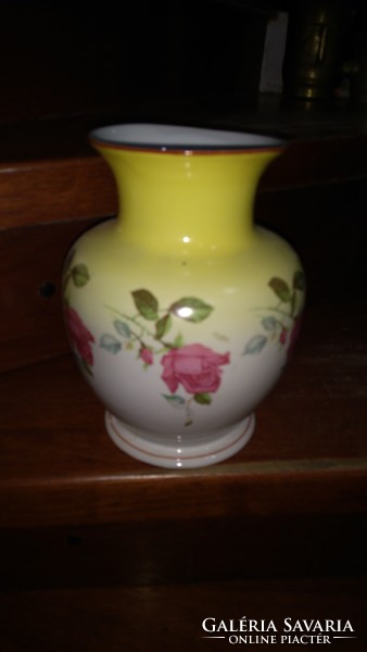 Hollóházi porcelán váza, 20 cm magas, hibátlan darab.